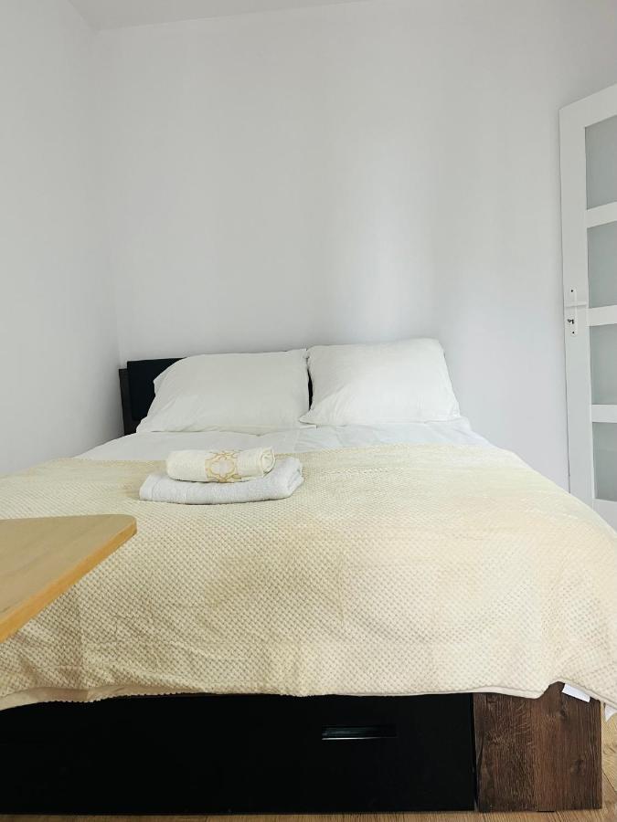 Comfy Guest Apartment วอร์ซอ ภายนอก รูปภาพ